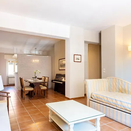 Corso Vittorio Private - Vesuvio View *