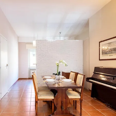 Corso Vittorio Private - Vesuvio View Apartment Naples