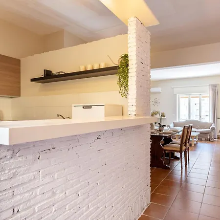 Corso Vittorio Private - Vesuvio View Apartment Naples